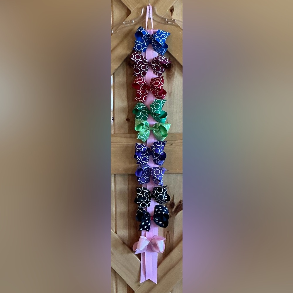 Wee Ones Bow Hanger with 10 Wee Ones Assorted Bows, No Slip Hair Clip